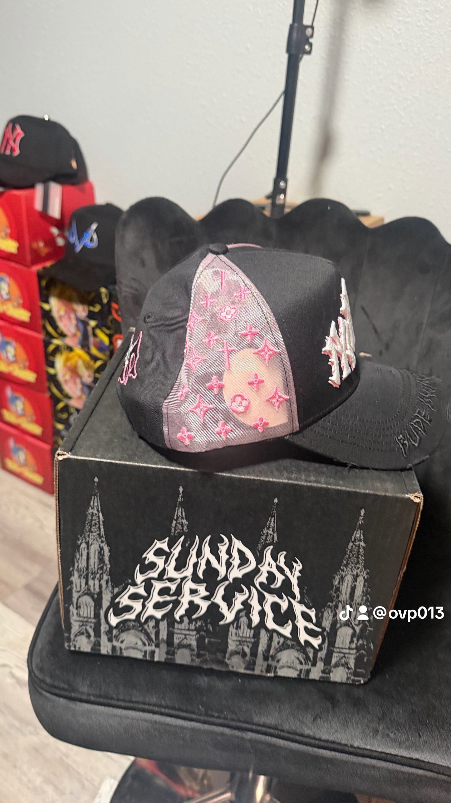 Rude hat